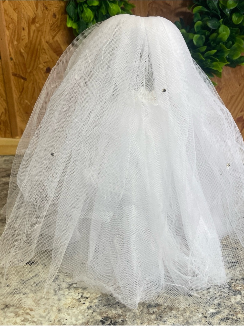 His & Hers White Wedding Gown & Veil on Wire Centerpiece Display Figure - Picture 4 of 9
